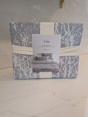 Urban Barn Gia Cotton Duvet Set and Two Pillow Shams - Queen - BRAND NEW